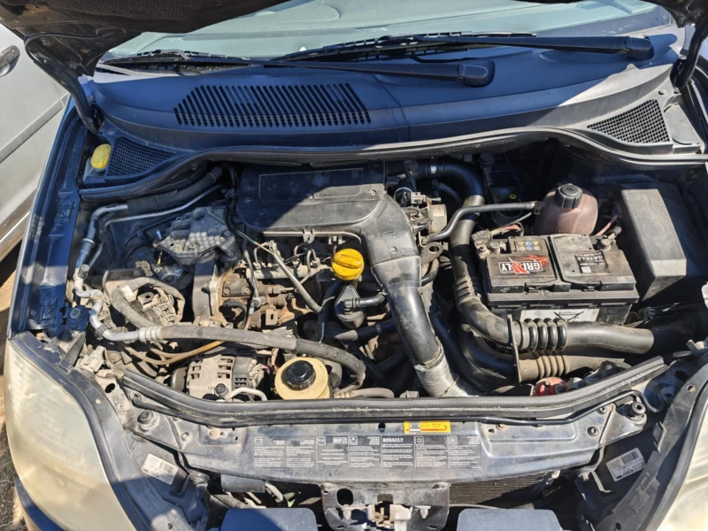 Renault Scenic 1.9 dCi, снимка 5 - Автомобили и джипове - 51582152