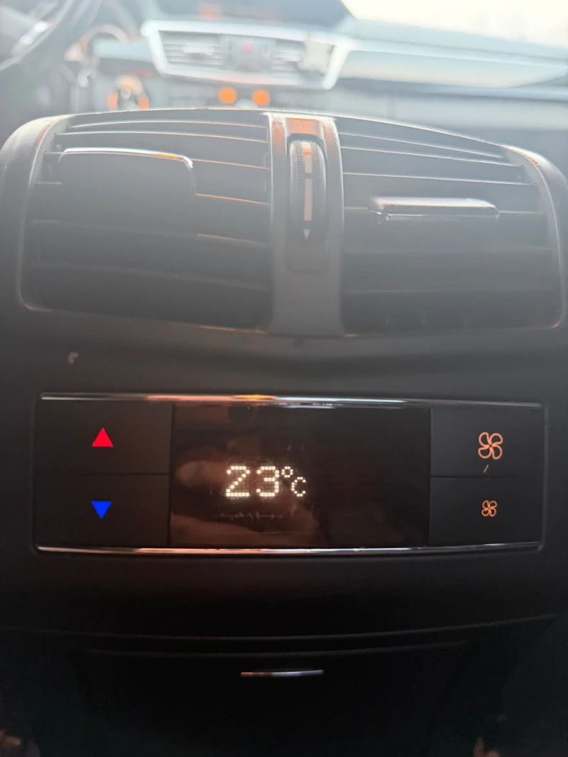 Mercedes-Benz E 350 CDI Avangard , снимка 11 - Автомобили и джипове - 52703717