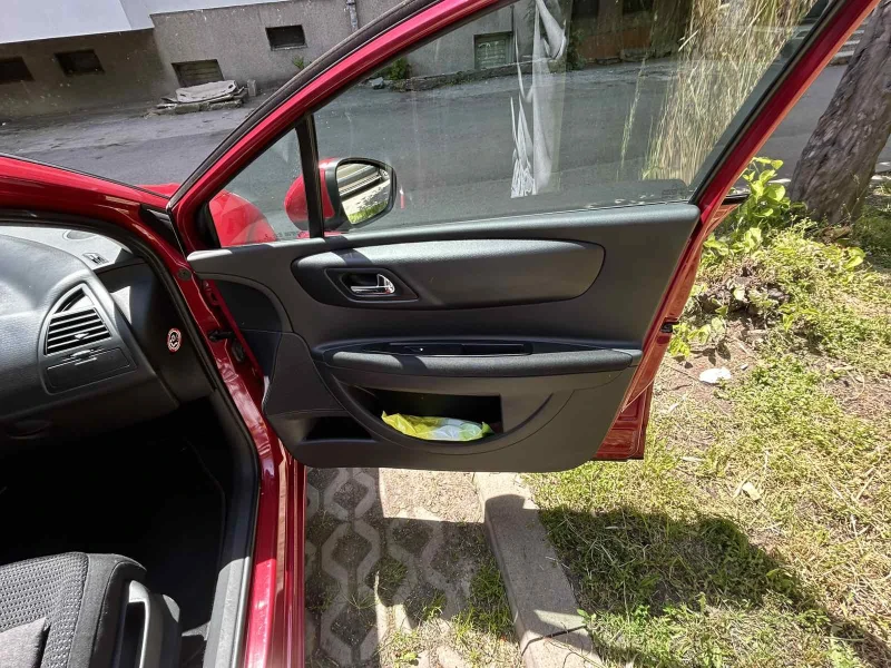 Citroen C4 1.6, снимка 7 - Автомобили и джипове - 53213810