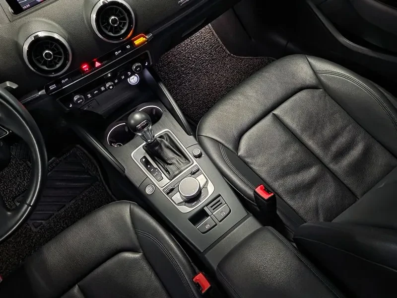 Audi A3 40 Tfsi 8V, снимка 14 - Автомобили и джипове - 55389531