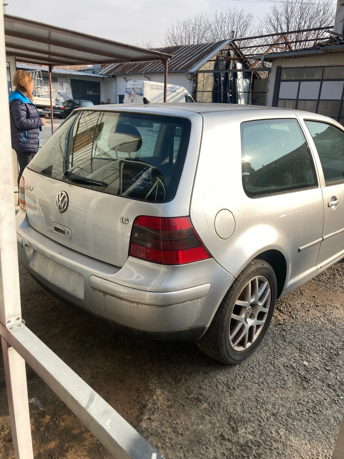 VW Golf 1.6I - изображение 2