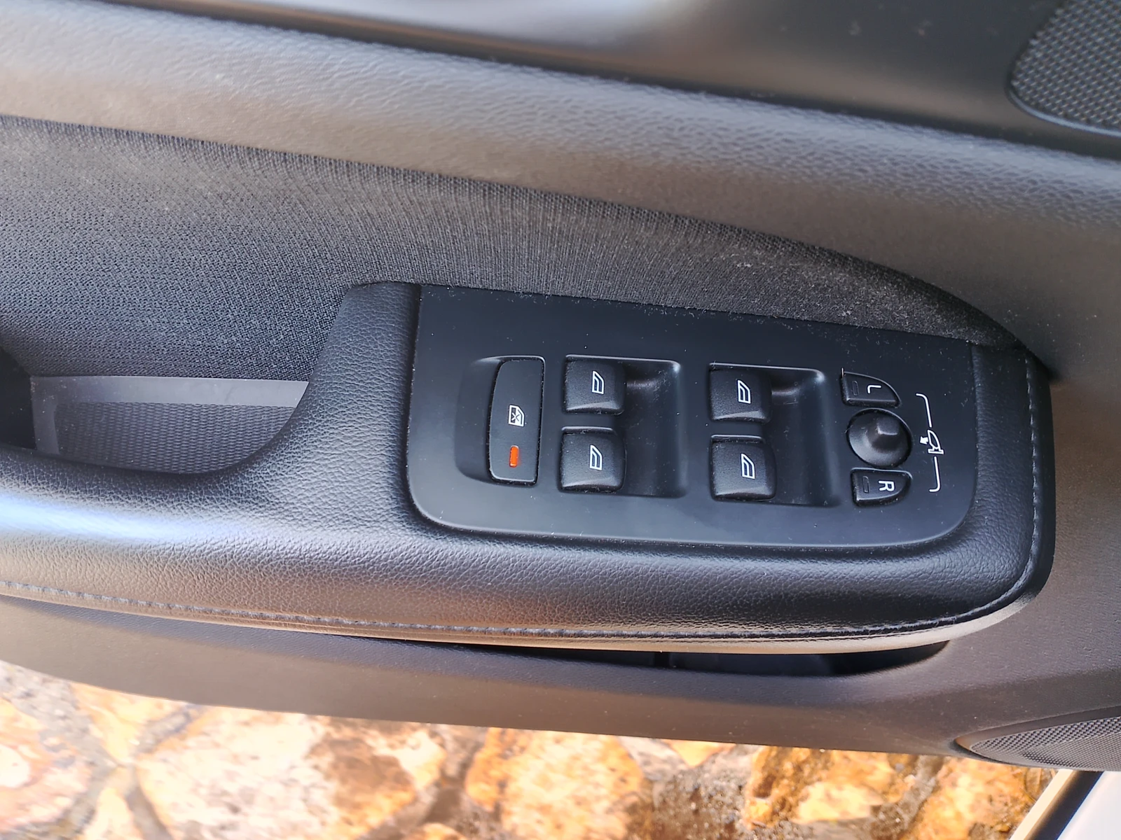 Volvo V60 2.0 B3 Mild Hibrid-163�� | Mobile.bg � ����������� 17