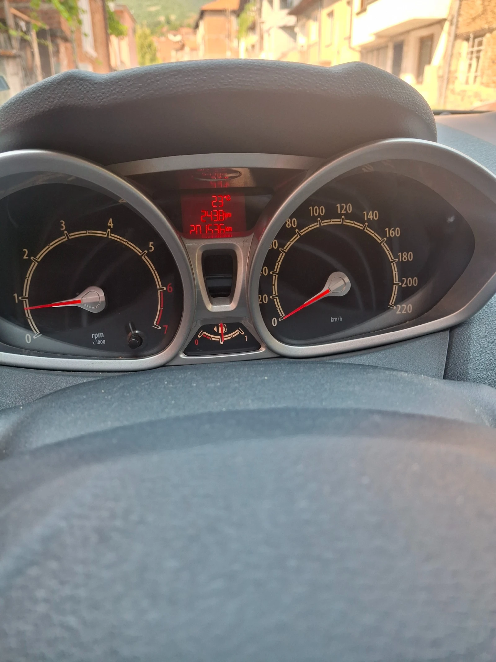 Ford Fiesta  - изображение 7