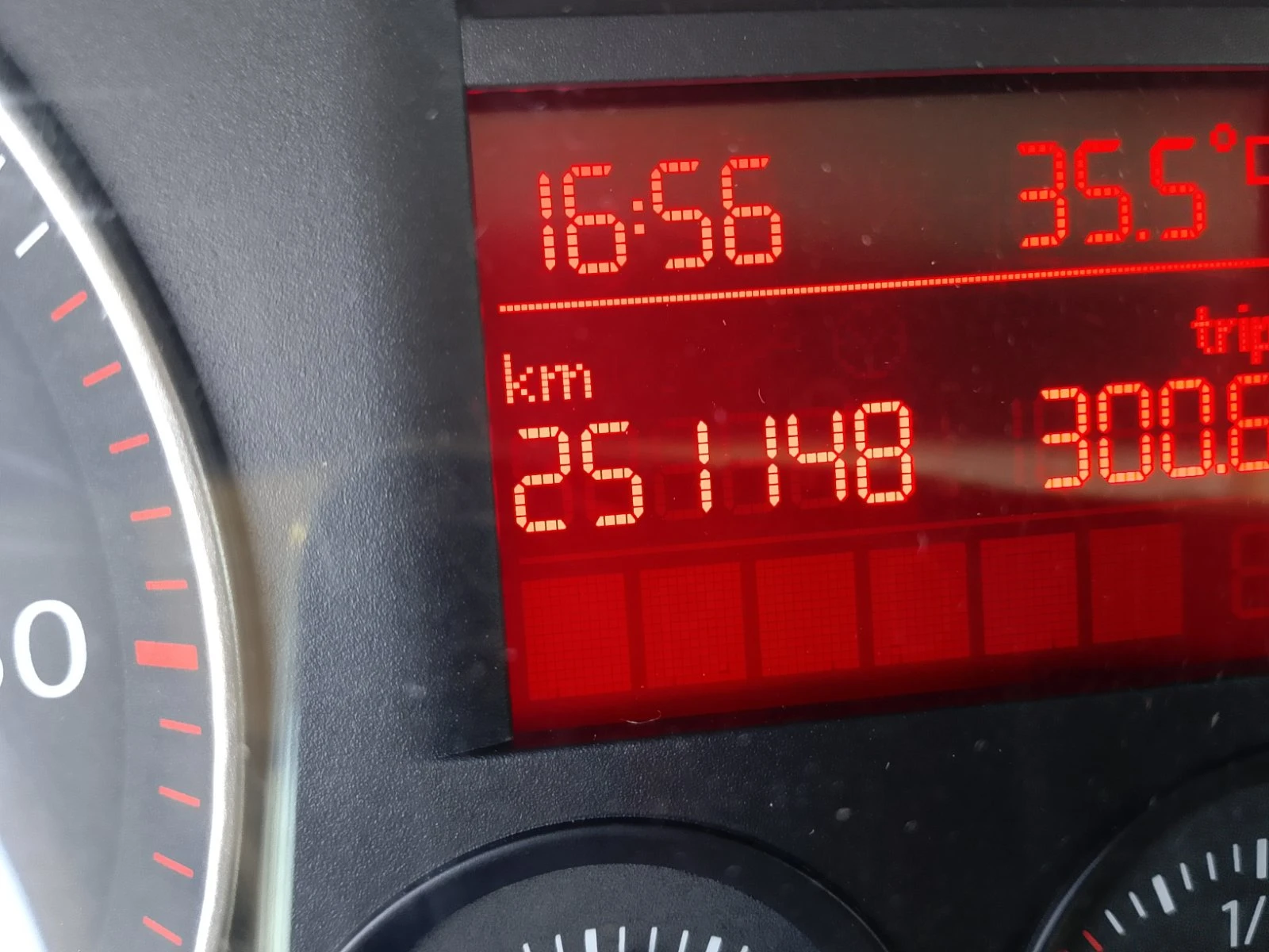 VW Caddy 1.9 TDI  - изображение 10