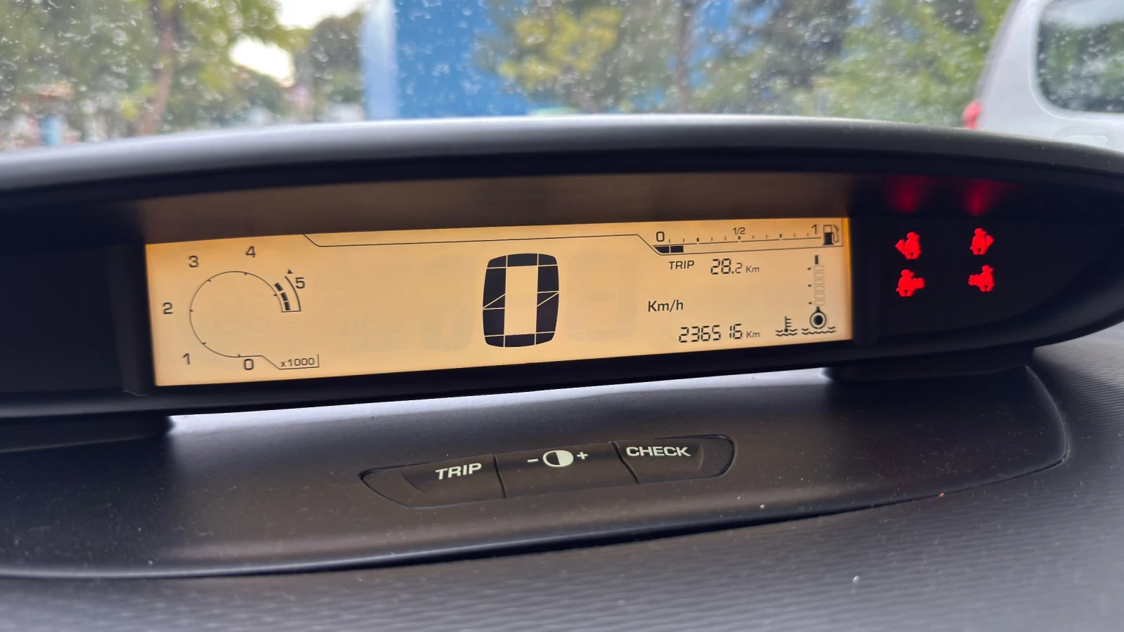 Citroen C4 1.6HDI - изображение 10