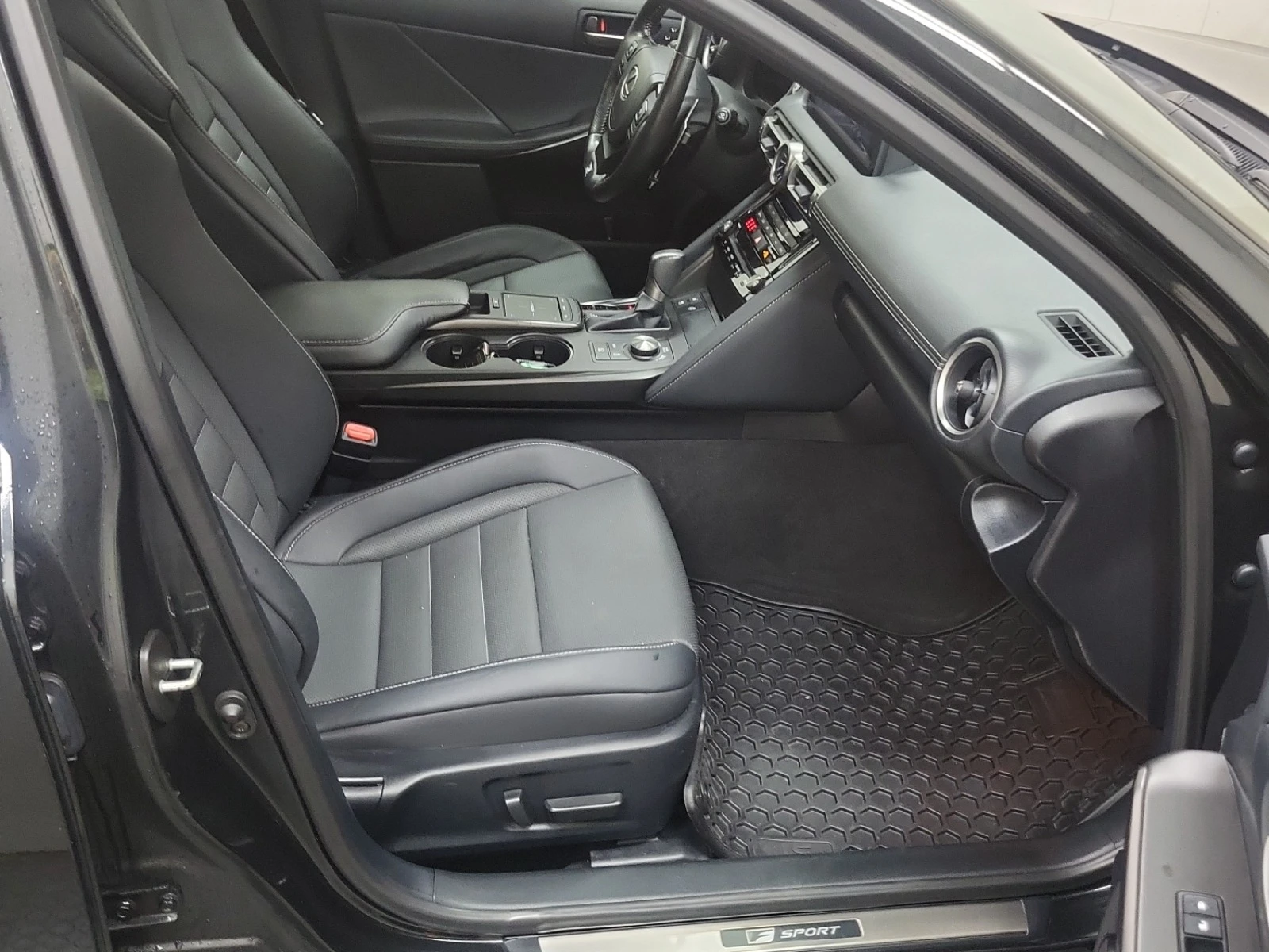 Lexus IS 300 * * CARFAX * *   * *  | Mobile.bg   11