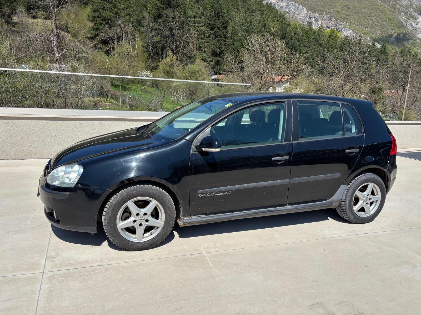 VW Golf 1, 4бен.75к.Климатроник., снимка 5 - Автомобили и джипове - 52745515