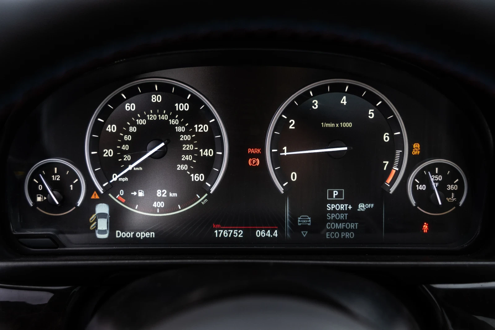 BMW 535 Xdrive /KEYLESS/360/HEAD UP, снимка 12 - Автомобили и джипове - 53459589