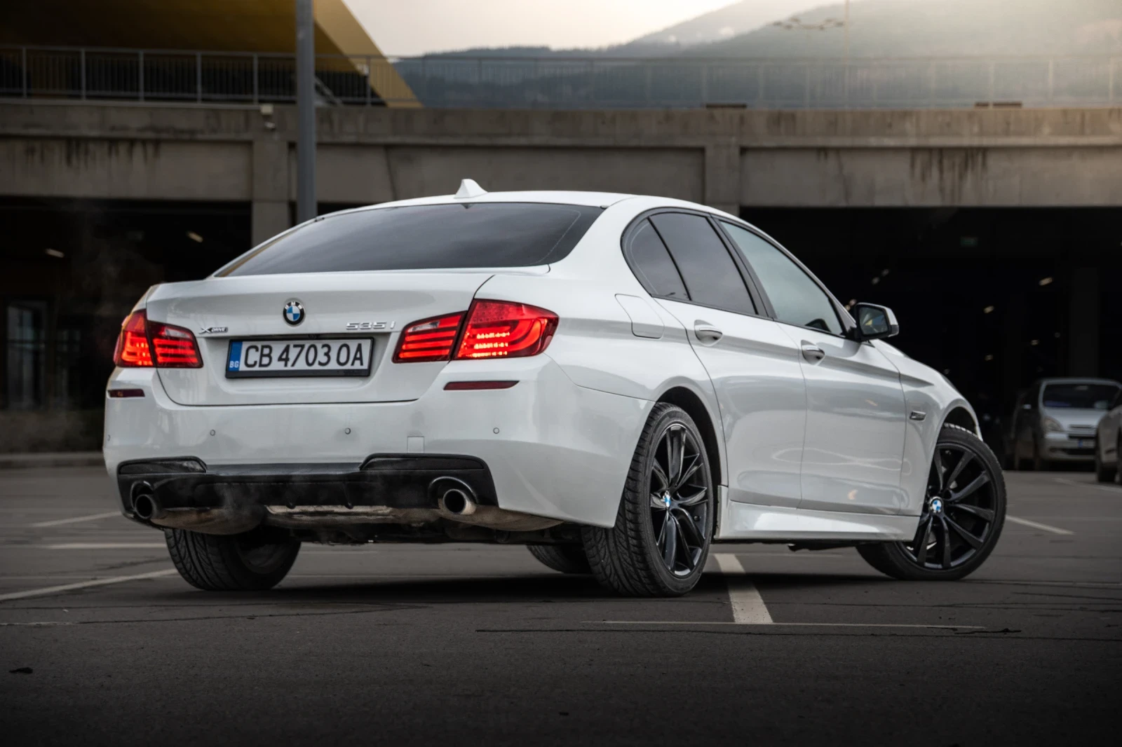 BMW 535 Xdrive /KEYLESS/360/HEAD UP, снимка 5 - Автомобили и джипове - 53459589