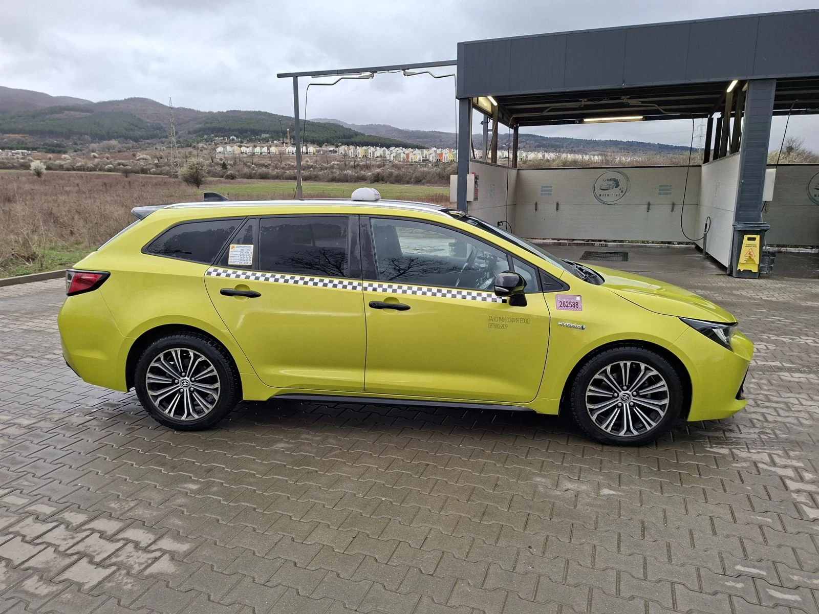 Toyota Corolla 1.8 Hybrid на газ, снимка 4 - Автомобили и джипове - 54069881