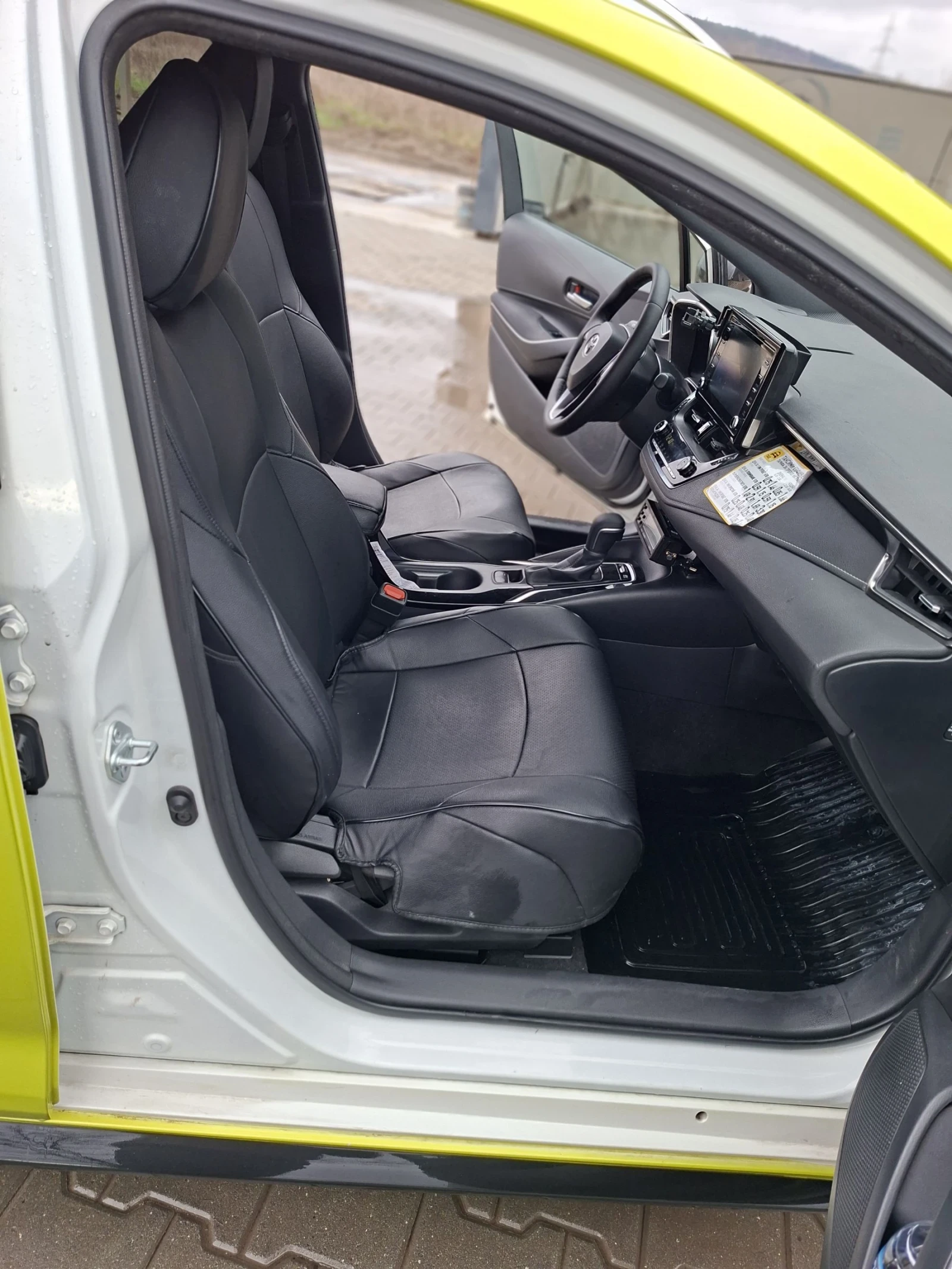 Toyota Corolla 1.8 Hybrid на газ, снимка 8 - Автомобили и джипове - 54069881