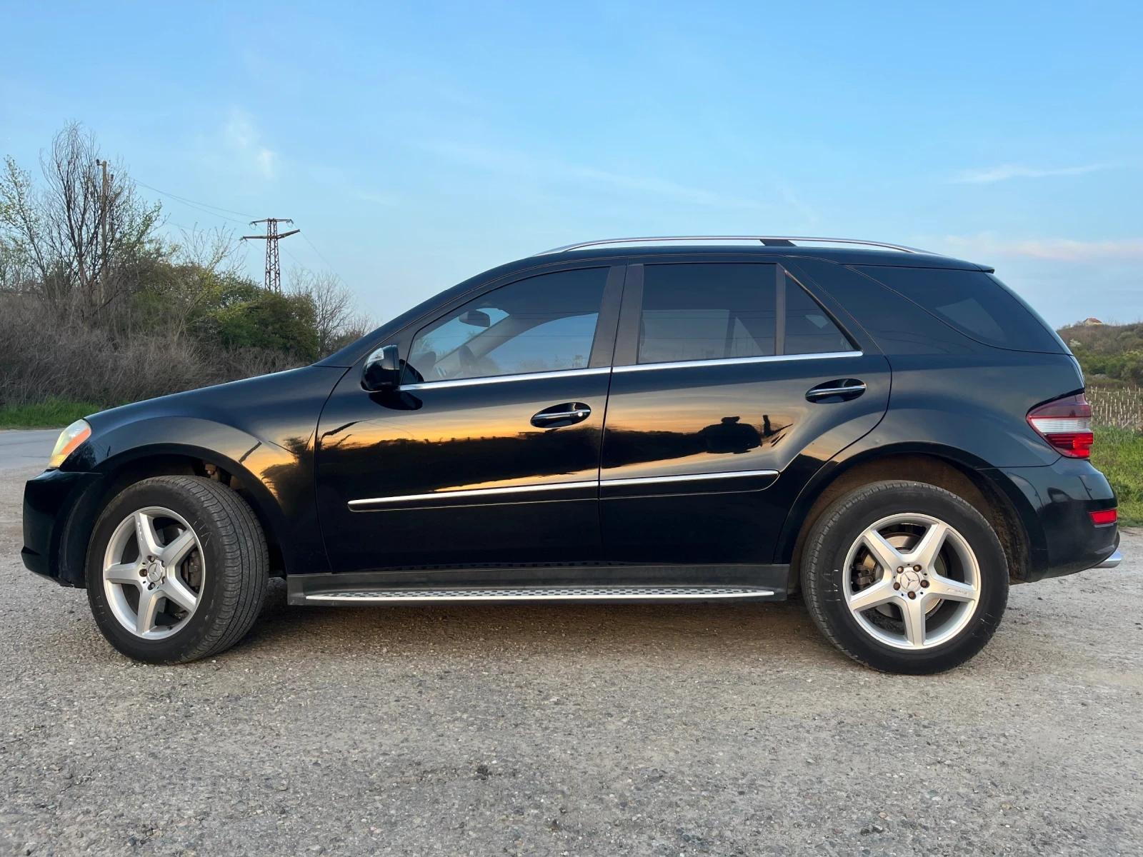 Mercedes-Benz ML 550 Mercedes ML 550 5.5 V8 388к.с AMG | ТОП състояние , снимка 4 - Автомобили и джипове - 54174994