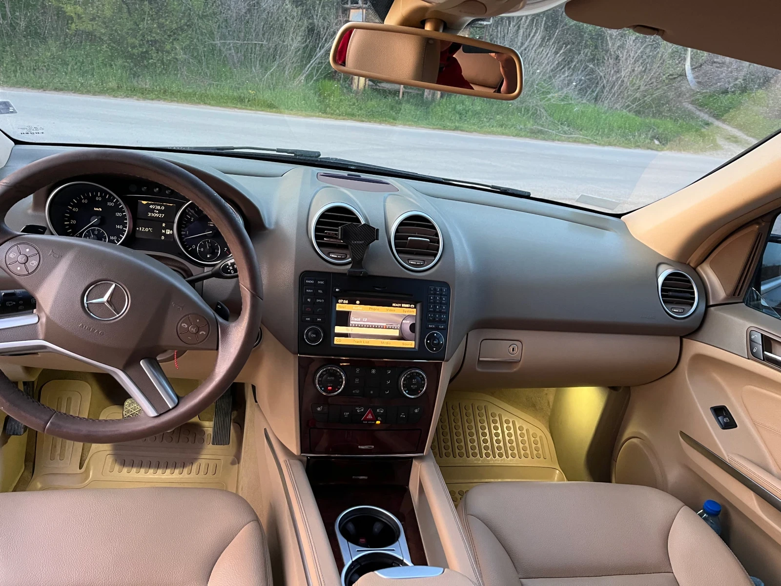 Mercedes-Benz ML 550 Mercedes ML 550 5.5 V8 388к.с AMG | ТОП състояние , снимка 13 - Автомобили и джипове - 54174994