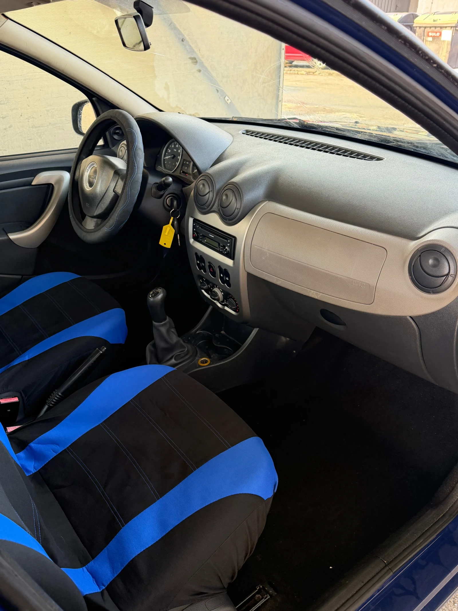 Dacia Sandero 1.2i, снимка 10 - Автомобили и джипове - 54350863
