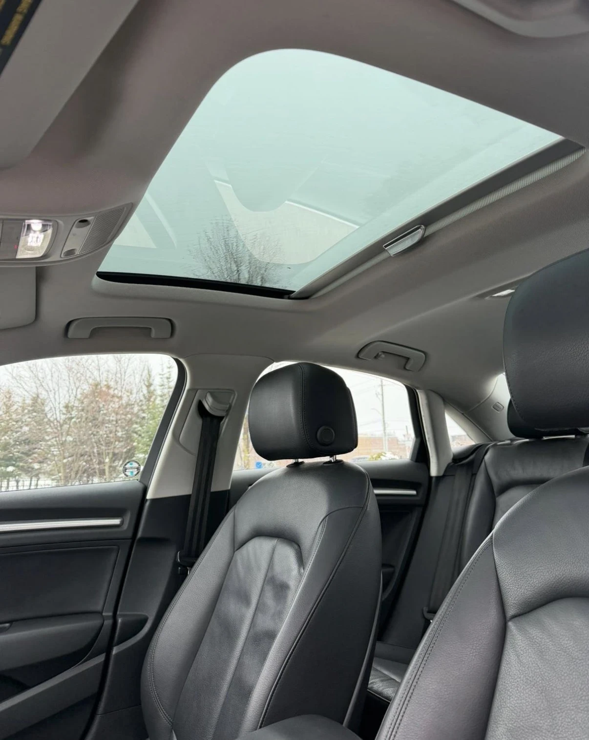 Audi A3 2.0TDI * СЕДАН * ПОДГРЕВ * ПАНОРАМА * CARFAX * , снимка 4 - Автомобили и джипове - 54379933