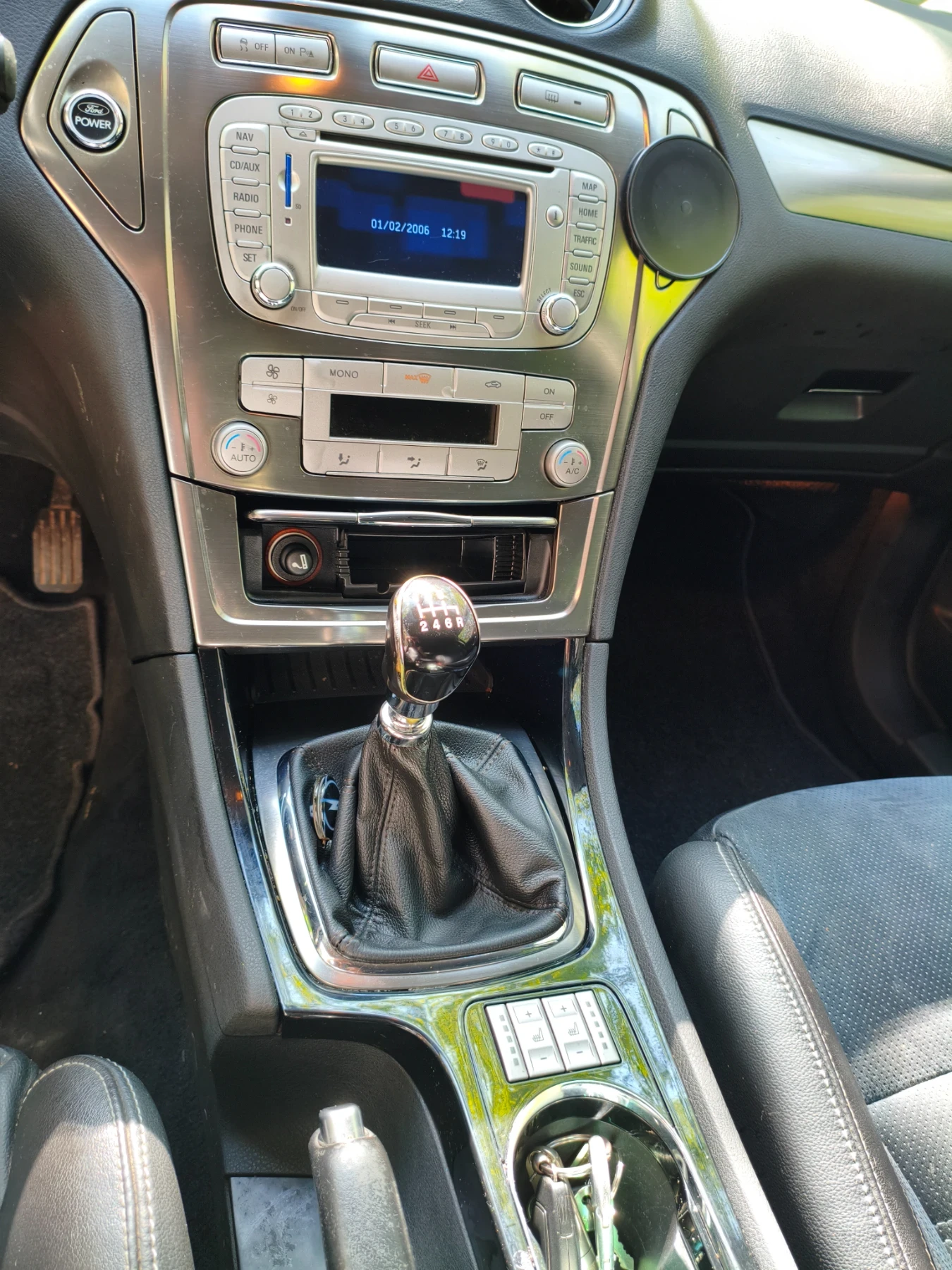 Ford Mondeo 2.2TDCi, снимка 6 - Автомобили и джипове - 54495780