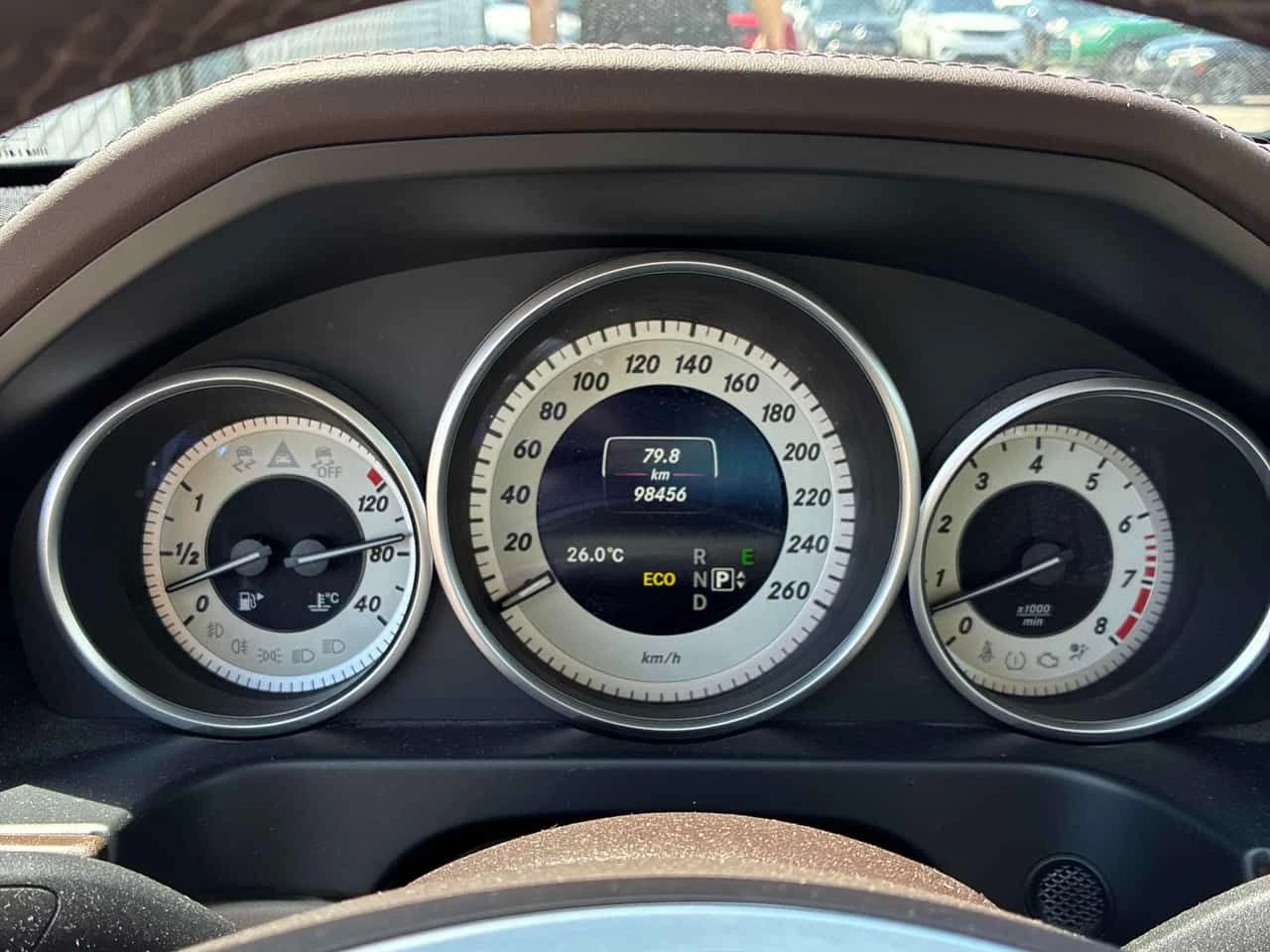 Mercedes-Benz E 350 АМГ ПАКЕТ/КЛИП/360/ПОДГРЕВ/CARFAX/ФИНАНСИРАНЕ, снимка 8 - Автомобили и джипове - 54723756