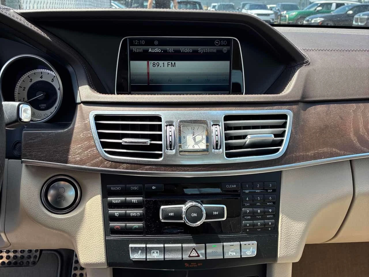 Mercedes-Benz E 350 АМГ ПАКЕТ/КЛИП/360/ПОДГРЕВ/CARFAX/ФИНАНСИРАНЕ, снимка 9 - Автомобили и джипове - 54723756