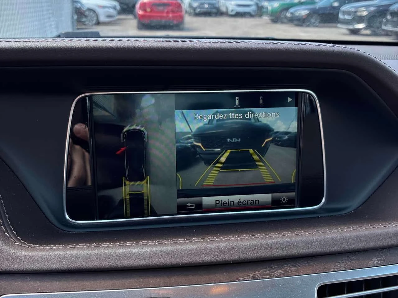Mercedes-Benz E 350 АМГ ПАКЕТ/КЛИП/360/ПОДГРЕВ/CARFAX/ФИНАНСИРАНЕ, снимка 13 - Автомобили и джипове - 54723756