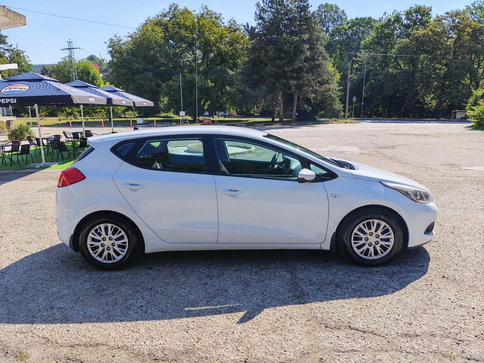 Kia Ceed, снимка 6 - Автомобили и джипове - 55532831