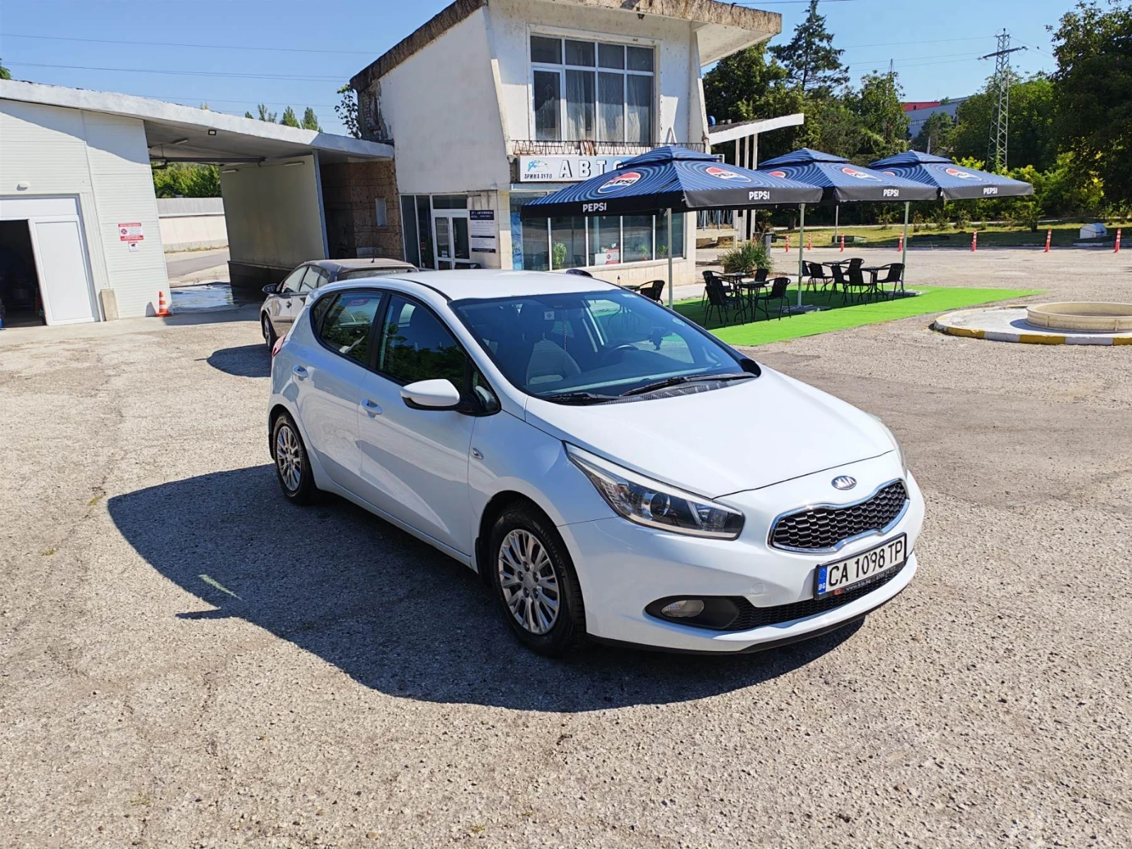 Kia Ceed, снимка 5 - Автомобили и джипове - 55532831
