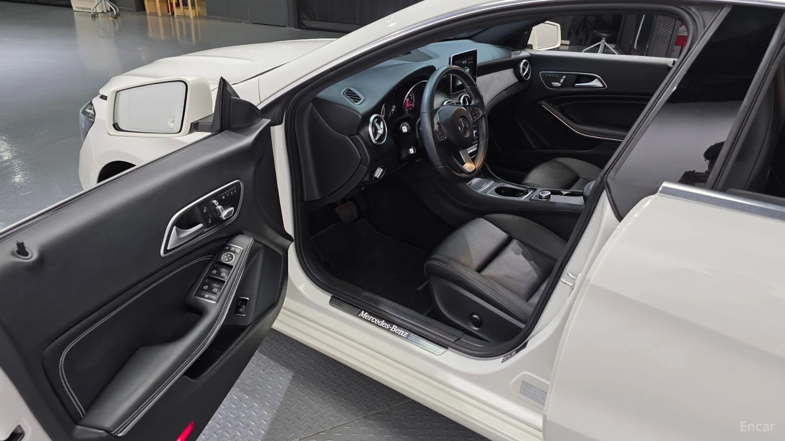 Mercedes-Benz CLA 250 4MATIC* КОЖА* ПОДГРЕВ* ПАНО* АВТОКРЕДИТ, снимка 8 - Автомобили и джипове - 55664138