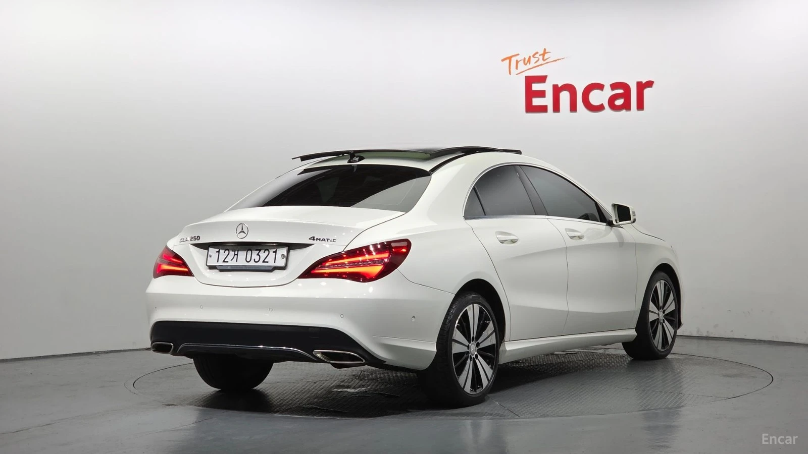 Mercedes-Benz CLA 250 4MATIC* КОЖА* ПОДГРЕВ* ПАНО* АВТОКРЕДИТ, снимка 2 - Автомобили и джипове - 55664138