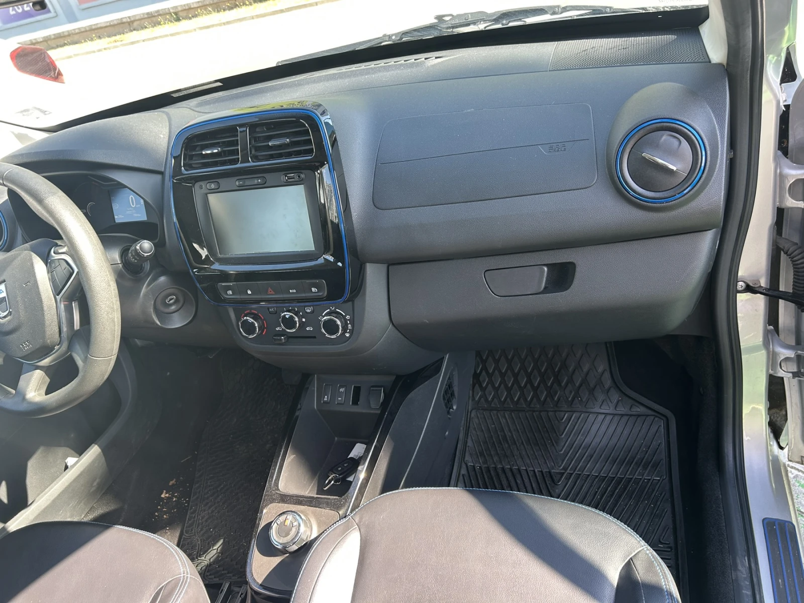 Dacia Spring, снимка 8 - Автомобили и джипове - 56116848