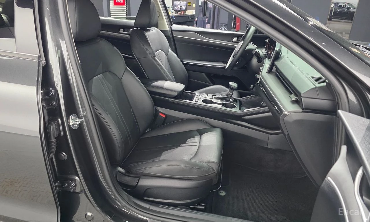 Kia K5 2.0* LANE* ASSIST* ПОДГРЕВ* КАМЕРА* , снимка 13 - Автомобили и джипове - 56295501