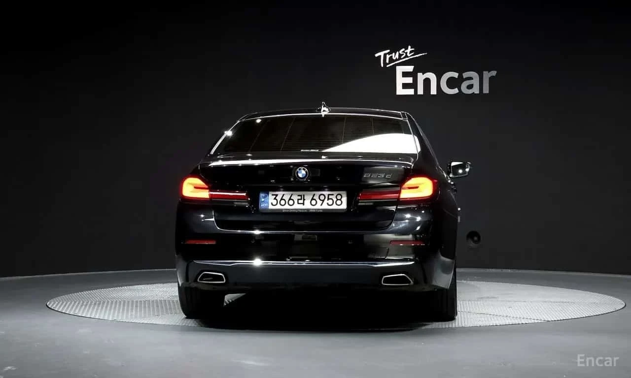 BMW 523 d Luxury | АВТОФИНАНСИРАНЕ, снимка 4 - Автомобили и джипове - 56365379