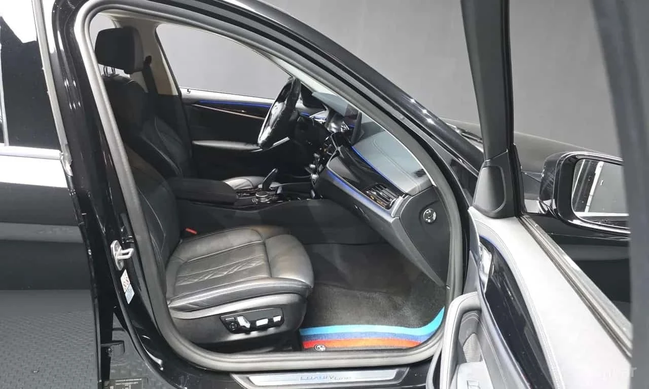 BMW 523 d Luxury | АВТОФИНАНСИРАНЕ, снимка 11 - Автомобили и джипове - 56365379