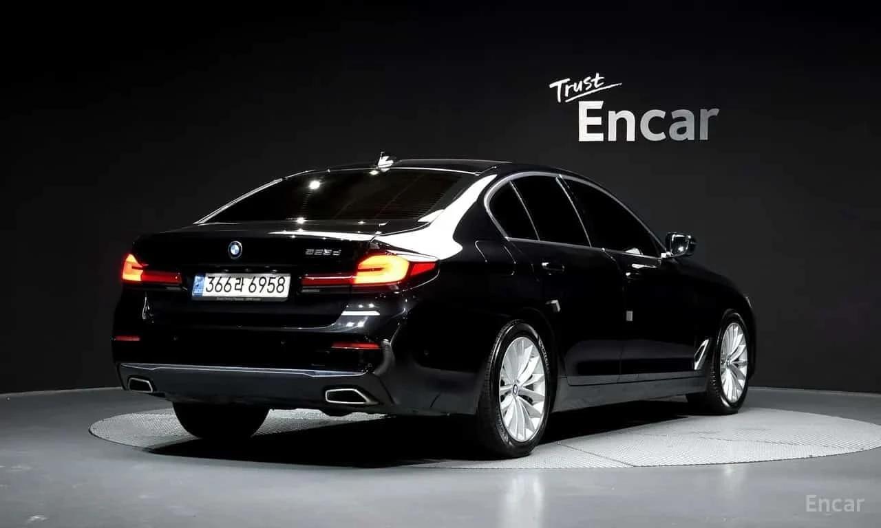 BMW 523 d Luxury | АВТОФИНАНСИРАНЕ, снимка 2 - Автомобили и джипове - 56365379