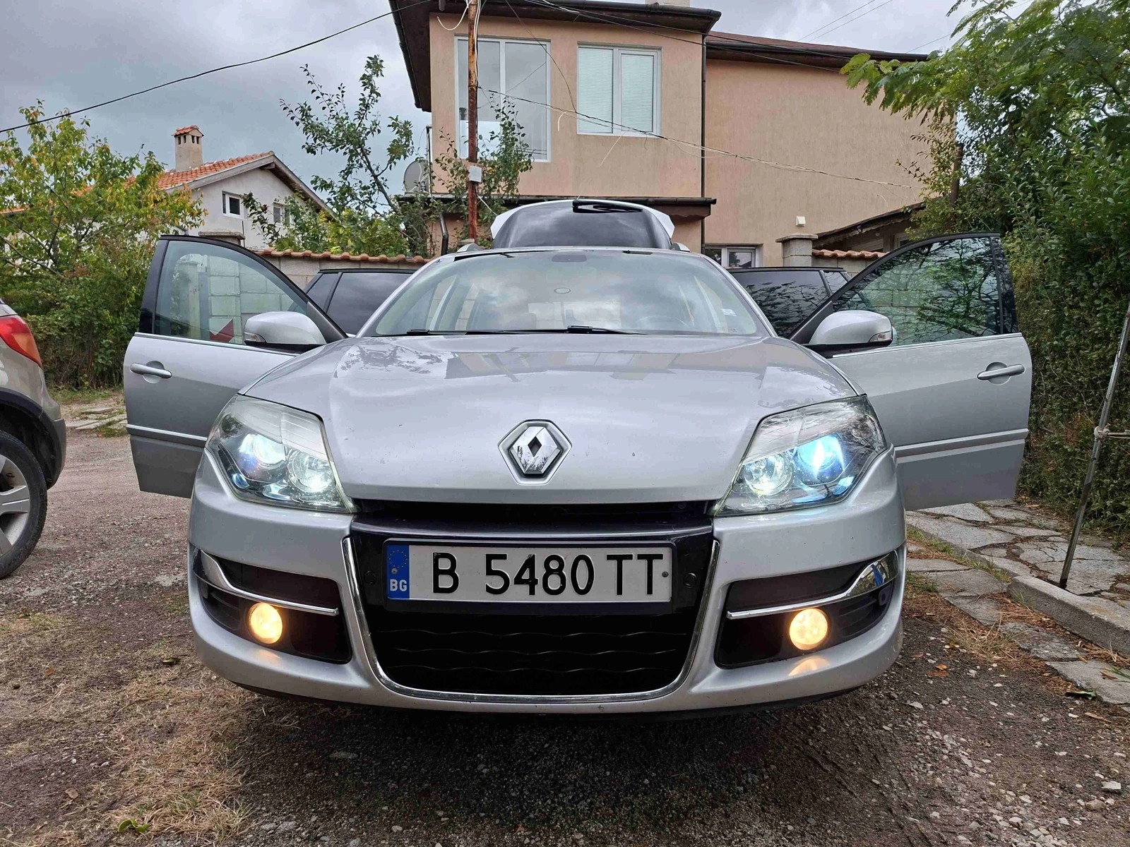 Renault Laguna 3 Grand tour, снимка 5 - Автомобили и джипове - 56482366