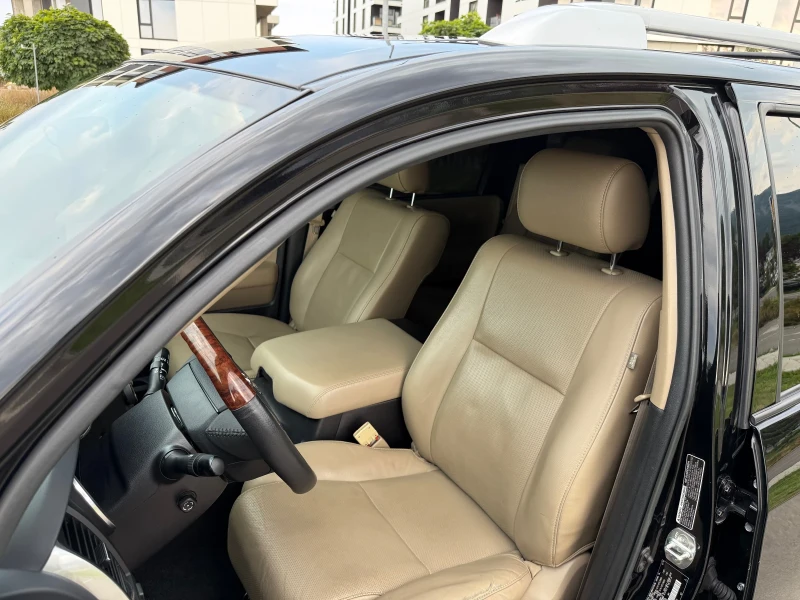 Toyota Sequoia PLATINUM 5.7 V8, снимка 10 - Автомобили и джипове - 52426592