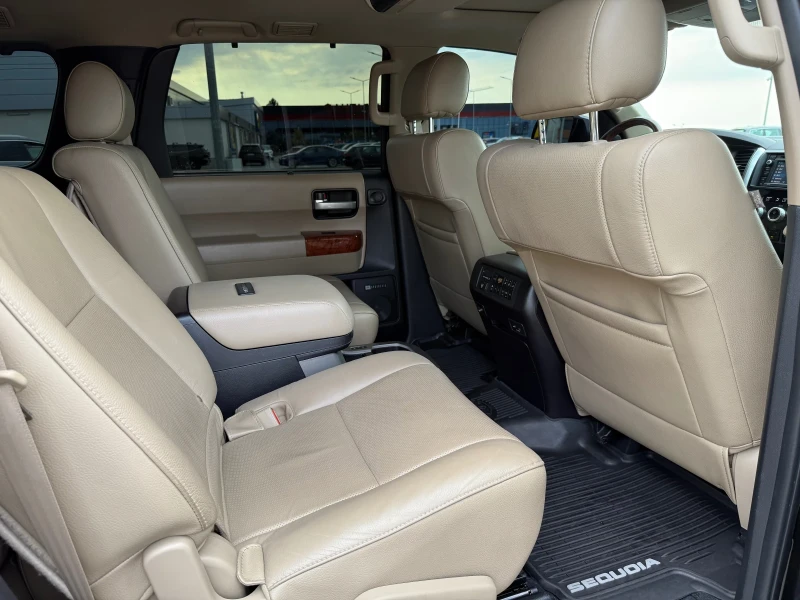Toyota Sequoia PLATINUM 5.7 V8, снимка 14 - Автомобили и джипове - 52426592