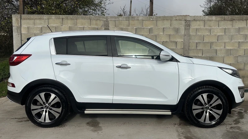 Kia Sportage 1.7 CRDi 115кс, Панорама, Кожа, Подгреви, TV, снимка 6 - Автомобили и джипове - 52465900