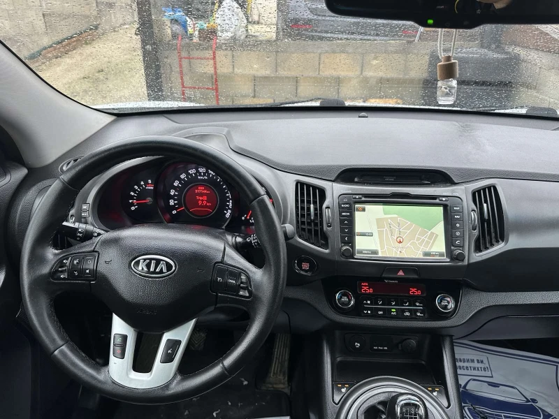 Kia Sportage 1.7 CRDi 115кс, Панорама, Кожа, Подгреви, TV, снимка 11 - Автомобили и джипове - 52465900