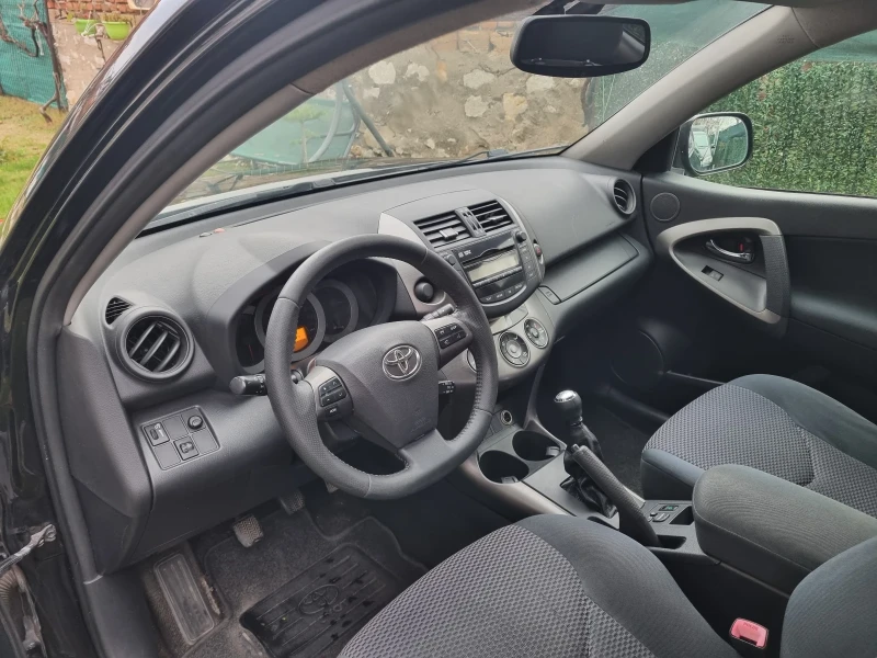 Toyota Rav4 2.2, снимка 10 - Автомобили и джипове - 52679616