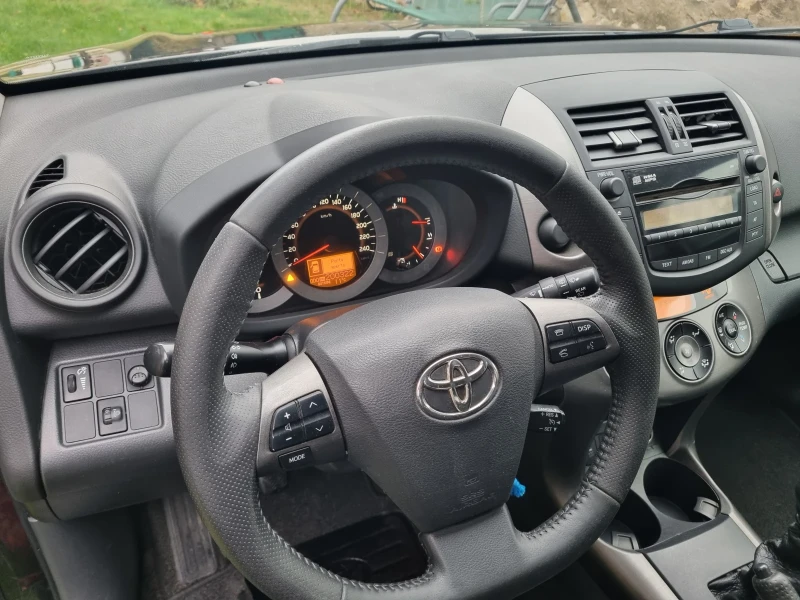 Toyota Rav4 2.2, снимка 15 - Автомобили и джипове - 52679616