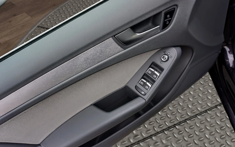 Audi A4 2.0TDI AVANT BUSINESS, снимка 11 - Автомобили и джипове - 52885038