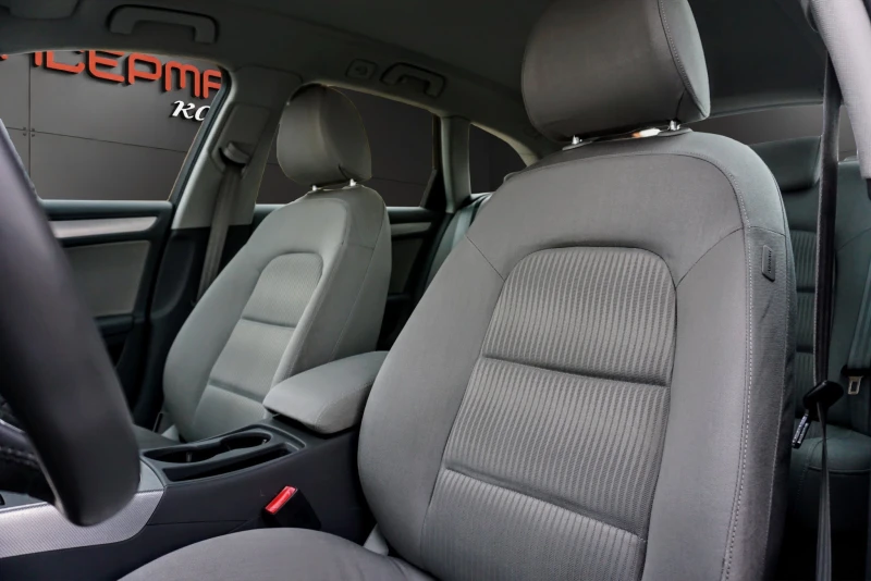 Audi A4 2.0TDI AVANT BUSINESS, снимка 8 - Автомобили и джипове - 52885038