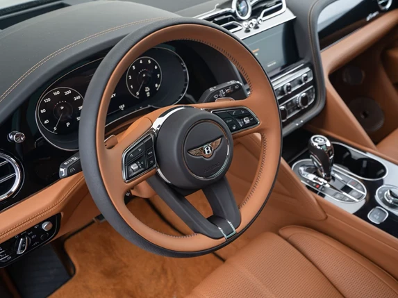 Bentley Bentayga V8 = Azure = Blackline Гаранция - изображение 7
