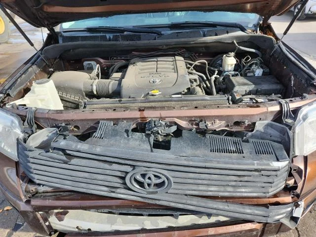 Toyota Tundra 5.7L 8 4x4 w/Rear Wheel Drv, снимка 4 - Автомобили и джипове - 53012200