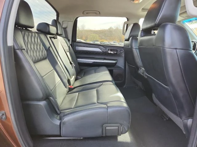 Toyota Tundra 5.7L 8 4x4 w/Rear Wheel Drv, снимка 3 - Автомобили и джипове - 53012200