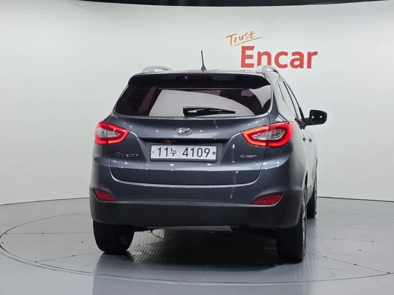 Hyundai Tucson Diesel (E-Vgt) 2Wd Smart Special, снимка 4 - Автомобили и джипове - 56304314