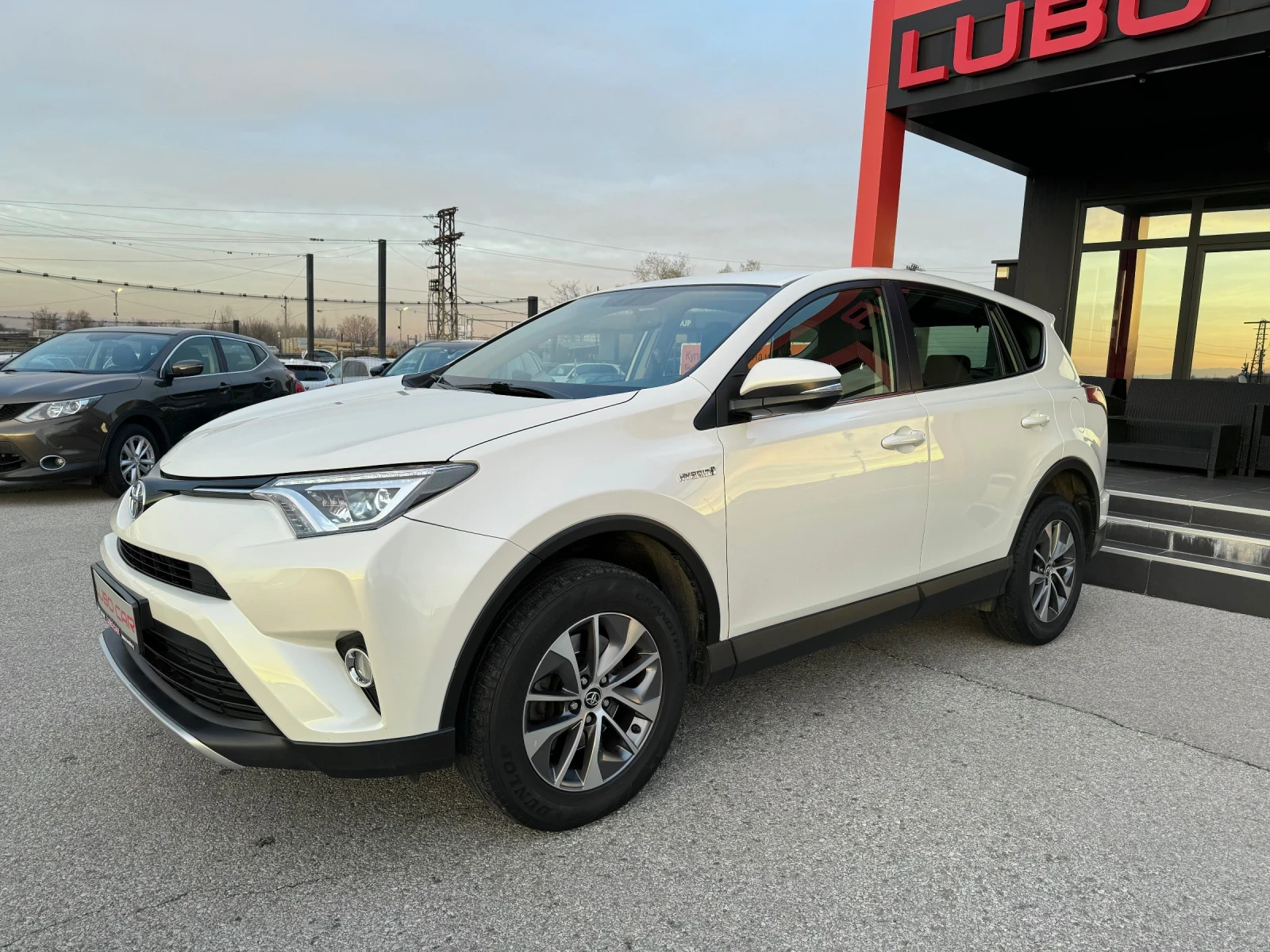 Toyota Rav4 2.5i-HYBRID-LED-NAVI-КАМЕРА - изображение 2