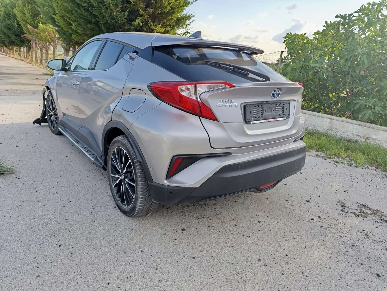 Toyota C-HR 1.8-2.0 Хибрид