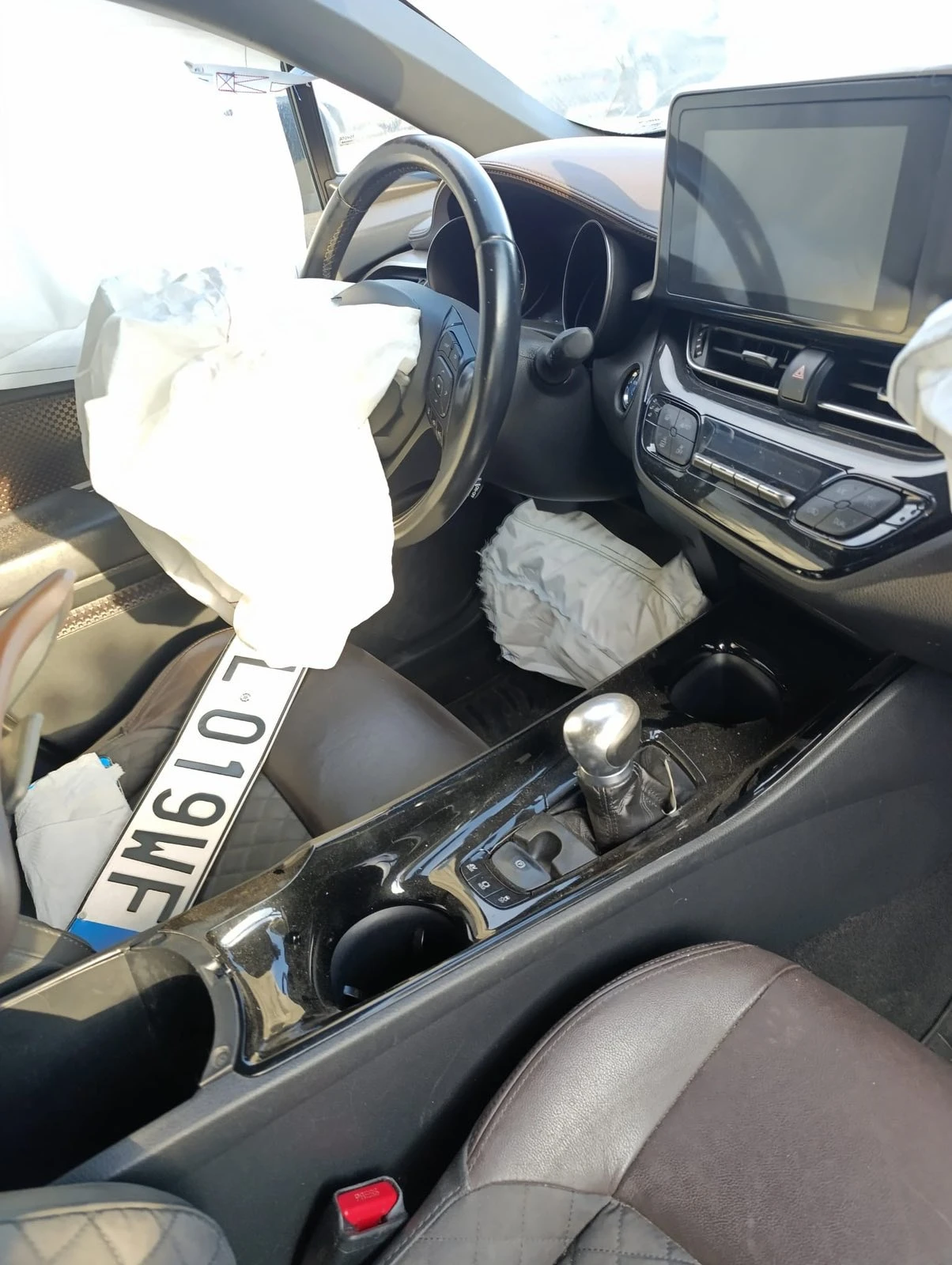 Toyota C-HR 1.8-2.0 Хибрид, снимка 4 - Автомобили и джипове - 53945663