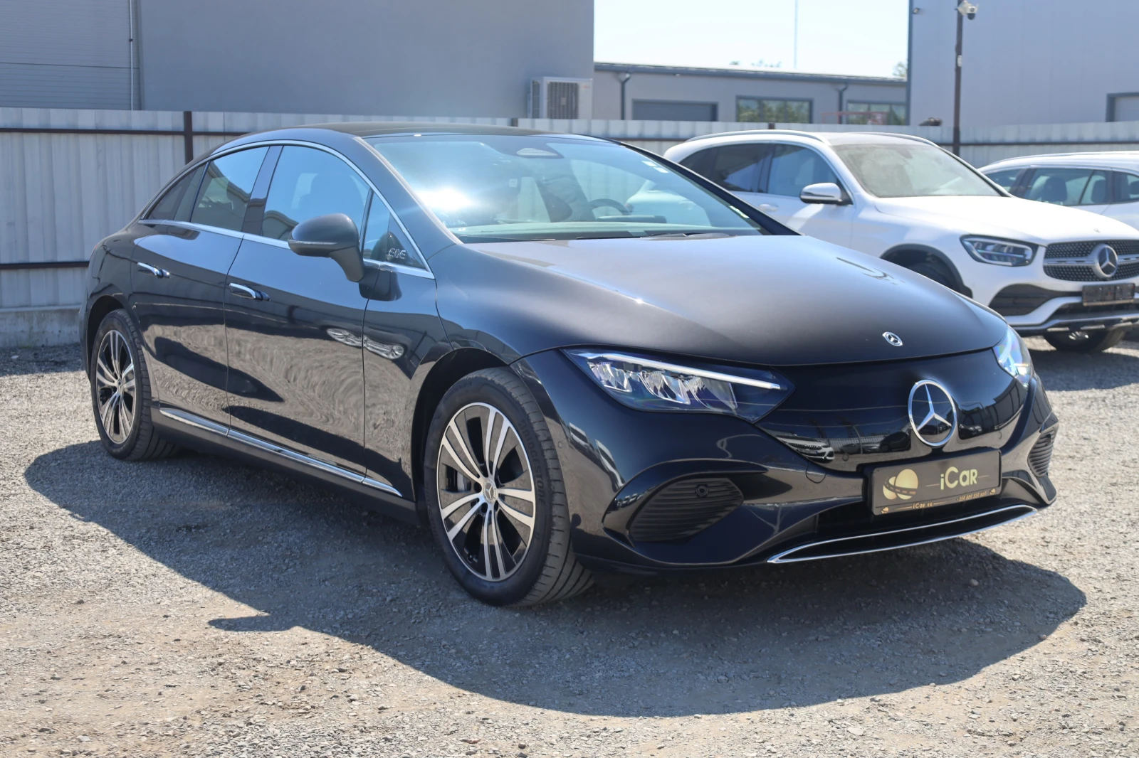 Mercedes-Benz EQE 350+ Pano KeyGO KAM DISTR SzH MY22 #iCarbg - изображение 3