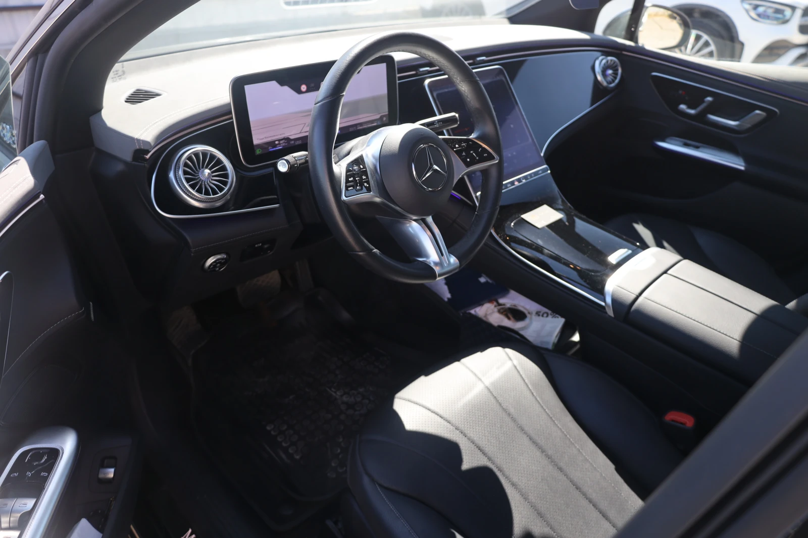 Mercedes-Benz EQE 350+ Pano KeyGO KAM DISTR SzH MY22 #iCarbg - изображение 10